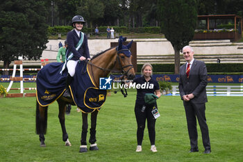 2023-05-25 - Jodie Hall Mcateer (GBR) wins the 90° CSIO ROMA 2023, CSIO5* A against the clock (238.2.1) - 1.50m - 30.000 € - LR - presented by ENI, on May 25, 2023 at Piazza di Siena in Rome, Italy. - CSIO ROMA PIAZZA DI SIENA - INTERNATIONALS - EQUESTRIAN