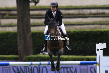 2023-05-25 - Matthew Sampson (GBR) during the 90° CSIO ROMA 2023, CSIO5* A against the clock (238.2.1) - 1.50m - 30.000 € - LR - presented by ENI, on May 25, 2023 at Piazza di Siena in Rome, Italy. - CSIO ROMA PIAZZA DI SIENA - INTERNATIONALS - EQUESTRIAN