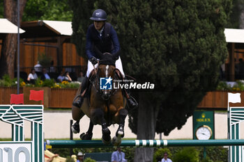 2023-05-25 - Laura Kraut (USA) during the 90° CSIO ROMA 2023, CSIO5* A against the clock (238.2.1) - 1.50m - 30.000 € - LR - presented by ENI, on May 25, 2023 at Piazza di Siena in Rome, Italy. - CSIO ROMA PIAZZA DI SIENA - INTERNATIONALS - EQUESTRIAN