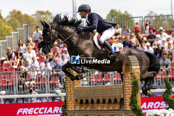 2023-08-30 - DELESTRE Simon of France riding Dexter Fontenis Z during the FEI European Jumping Championship 2023, Equestrian event on August 30, 2023 at hippodrome Snai San Siro in Milan, Italy - 2023 JUMPING EUROPEAN CHAMPIONSHIP - INTERNATIONALS - EQUESTRIAN