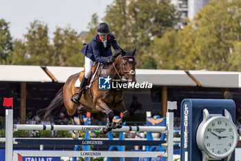 2023-08-30 - GREDLEY Tim of Great Britain riding Medoc de Toxandria during the FEI European Jumping Championship 2023, Equestrian event on August 30, 2023 at hippodrome Snai San Siro in Milan, Italy - 2023 JUMPING EUROPEAN CHAMPIONSHIP - INTERNATIONALS - EQUESTRIAN