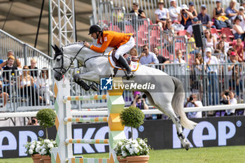 2023-08-31 - VRIELING Jur of Holland riding Long John Silver 3 N.O.P. during the FEI European Jumping Championship 2023, Equestrian event on August 30, 2023 at hippodrome Snai San Siro in Milan, Italy - 2023 JUMPING EUROPEAN CHAMPIONSHIP - INTERNATIONALS - EQUESTRIAN