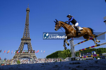 2023-06-24 - Serena Marron riding Cristal Noir during the Longines Paris Eiffel Jumping 2023, Longines Global Champions Tour, Equestrian event on June 24, 2023 at Champ de Mars in Paris, France - EQUESTRIAN - PARIS EIFFEL JUMPING 2023 - INTERNATIONALS - EQUESTRIAN