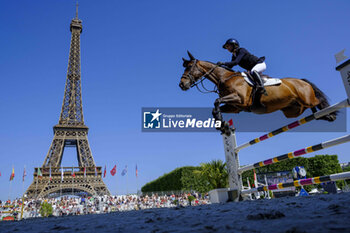 2023-06-24 - Tobias Car riding Coleman S during the Longines Paris Eiffel Jumping 2023, Longines Global Champions Tour, Equestrian event on June 24, 2023 at Champ de Mars in Paris, France - EQUESTRIAN - PARIS EIFFEL JUMPING 2023 - INTERNATIONALS - EQUESTRIAN