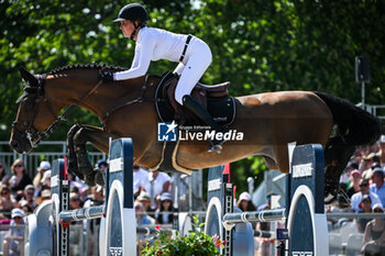 2023-06-24 - Kim EMMEN of Netherlands riding Delvaux during the Longines Paris Eiffel Jumping 2023, Longines Global Champions Tour, Equestrian event on June 24, 2023 at Champ de Mars in Paris, France - EQUESTRIAN - PARIS EIFFEL JUMPING 2023 - INTERNATIONALS - EQUESTRIAN