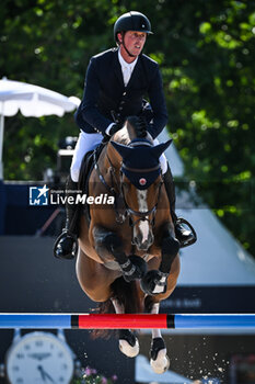 2023-06-24 - Ben MAHER of Britain riding Point Break during the Longines Paris Eiffel Jumping 2023, Longines Global Champions Tour, Equestrian event on June 24, 2023 at Champ de Mars in Paris, France - EQUESTRIAN - PARIS EIFFEL JUMPING 2023 - INTERNATIONALS - EQUESTRIAN