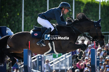 2023-06-24 - Simon DELESTRE of France riding Cayman Jolly during the Longines Paris Eiffel Jumping 2023, Longines Global Champions Tour, Equestrian event on June 24, 2023 at Champ de Mars in Paris, France - EQUESTRIAN - PARIS EIFFEL JUMPING 2023 - INTERNATIONALS - EQUESTRIAN