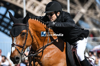 2023-06-25 - Guillaume CANET of France riding James Bond du Bec during the Longines Paris Eiffel Jumping 2023, Longines Global Champions Tour, Equestrian event on June 25, 2023 at Champ de Mars in Paris, France - EQUESTRIAN - PARIS EIFFEL JUMPING 2023 - INTERNATIONALS - EQUESTRIAN