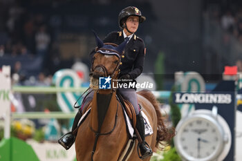 12/11/2023 - Francesca Ciriesi (ITA) riding Cape Coral in action during the CSI5* - W Longines FEI World Cup Competition presented by Scuderia 1918 - Verona Jumping at 125th edition of Fieracavalli on November 12, 2023, Verona, Italy. - CSI5* - W LONGINES FEI WORLD CUP COMPETITION - VERONA JUMPING - INTERNAZIONALI - EQUITAZIONE