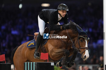 12/11/2023 - Oliver Lazarus (RSA) riding Butterfly Ennemmel in action during the CSI5* - W Longines FEI World Cup Competition presented by Scuderia 1918 - Verona Jumping at 125th edition of Fieracavalli on November 12, 2023, Verona, Italy. - CSI5* - W LONGINES FEI WORLD CUP COMPETITION - VERONA JUMPING - INTERNAZIONALI - EQUITAZIONE