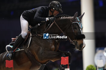 2023-11-12 - Kevin Staut (FRA) riding Visconti du Telman in action during the CSI5* - W Longines FEI World Cup Competition presented by Scuderia 1918 - Verona Jumping at 125th edition of Fieracavalli on November 12, 2023, Verona, Italy. - CSI5* - W LONGINES FEI WORLD CUP COMPETITION - VERONA JUMPING - INTERNATIONALS - EQUESTRIAN