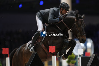 2023-11-12 - Julien Epaillard (FRA) riding Donatello Auge in action during the CSI5* - W Longines FEI World Cup Competition presented by Scuderia 1918 - Verona Jumping at 125th edition of Fieracavalli on November 12, 2023, Verona, Italy. - CSI5* - W LONGINES FEI WORLD CUP COMPETITION - VERONA JUMPING - INTERNATIONALS - EQUESTRIAN
