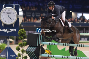 12/11/2023 - Steve Guerdat (SUI) riding Venard de Cerisy in action during the barrage of CSI5* - W Longines FEI World Cup Competition presented by Scuderia 1918 - Verona Jumping at 125th edition of Fieracavalli on November 12, 2023, Verona, Italy. - CSI5* - W LONGINES FEI WORLD CUP COMPETITION - VERONA JUMPING - INTERNAZIONALI - EQUITAZIONE