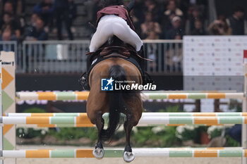 11/11/2023 - Paris Sellon (FRA) riding Attoucha in action during the CSI5* - International Competition N°5 presented by Crivelli - Verona Jumping at 125th Fieracavalli on November 11, 2023, Verona, Italy. - CSI5* - INTERNATIONAL COMPETITION N°5 - VERONA JUMPING - INTERNAZIONALI - EQUITAZIONE