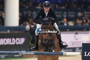 2023-11-11 - Lars Bak Andersen (DEN) riding Catelly in action during the CSI5* - International Competition N°5 presented by Crivelli - Verona Jumping at 125th Fieracavalli on November 11, 2023, Verona, Italy. - CSI5* - INTERNATIONAL COMPETITION N°5 - VERONA JUMPING - INTERNATIONALS - EQUESTRIAN