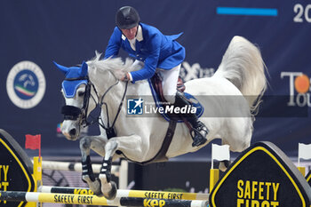 2023-11-11 - Jur Vrieling (NED) riding Griffin van de Heffinck in action during the CSI5* - International Competition N°5 presented by Crivelli - Verona Jumping at 125th Fieracavalli on November 11, 2023, Verona, Italy. - CSI5* - INTERNATIONAL COMPETITION N°5 - VERONA JUMPING - INTERNATIONALS - EQUESTRIAN