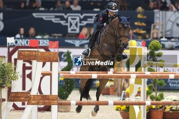 2023-11-11 - Giulia Martinengo Marquet (ITA) riding Delta del Isle in action during the CSI5* - International Competition N°5 presented by Crivelli - Verona Jumping at 125th Fieracavalli on November 11, 2023, Verona, Italy. - CSI5* - INTERNATIONAL COMPETITION N°5 - VERONA JUMPING - INTERNATIONALS - EQUESTRIAN