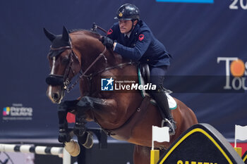 2023-11-11 - Giampiero Garofalo (ITA) riding Gaspahr in action during the CSI5* - International Competition N°5 presented by Crivelli - Verona Jumping at 125th Fieracavalli on November 11, 2023, Verona, Italy. - CSI5* - INTERNATIONAL COMPETITION N°5 - VERONA JUMPING - INTERNATIONALS - EQUESTRIAN
