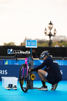 2023-08-17 - 02 Cassandre Beaugrand (FRA) avant course, during the 2023 World Triathlon Olympic & Paralympic Games Test Event, on August from 17 to 20, 2023 in Paris, France - OLYMPIC GAMES PARIS 2024 - 2023 WORLD TRIATHLON OLYMPIC & PARALYMPIC GAMES TEST EVENT - OLYMPIC GAMES PARIS 2024 - OLYMPIC GAMES