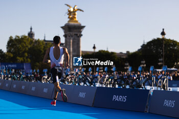 2023-08-20 - Léo Bergere (FRA) at the Mixed Relay Triathlon during the 2023 World Triathlon Olympic & Paralympic Games Test Event, on August from 17 to 20, 2023 in Paris, France - OLYMPIC GAMES PARIS 2024 - 2023 WORLD TRIATHLON OLYMPIC & PARALYMPIC GAMES TEST EVENT - OLYMPIC GAMES PARIS 2024 - OLYMPIC GAMES