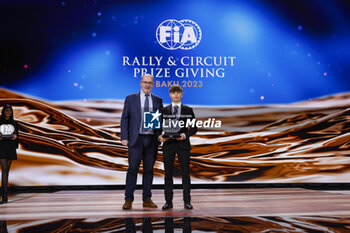 2023-12-09 - REID Robert, FIA Deputy President for Sport, portrait with SHARP Louis, Formula 4 Championship Certified by FIA - F4 UK during the 2023 FIA Rally & Circuit Prize Giving Ceremony in Baky on December 9, 2023 at Baku Convention Center in Baku, Azerbaijan - FIA RALLY CIRCUIT PRIZE GIVING 2023 - BAKU - OTHER - MOTORS