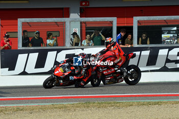 2023-10-08 - crash sequence Michele Pirro Lorenzo Zanetti Ducati superbike civ - CIV 2023 - ROUND 6 - IMOLA - CIV - ITALIAN SPEED CHAMPIONSHIP - MOTORS