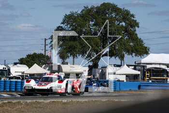16/03/2023 - 06 TANDY Nick (gbr), JAMINET Mathieu (fra), CAMERON Dane (usa), Porsche Penske Motorsport, Porsche 963, action during the Mobil 1 Twelve Hours of Sebring 2023, 2nd round of the 2023 IMSA SportsCar Championship, from March 15 to 18, 2023 on the Sebring International Raceway in Sebring, Florida, USA - AUTO - IMSA - 12 HOURS OF SEBRING 2023 - ENDURANCE - MOTORI