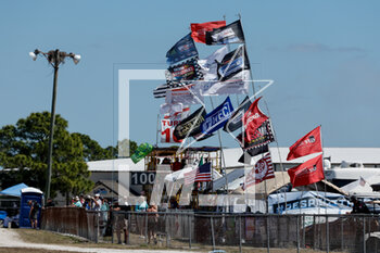 2023-03-16 - ambiance, flag, drapeau, during the 1000 Miles of Sebring 2023, 1st round of the 2023 FIA World Endurance Championship, from March 15 to 17, 2023 on the Sebring International Raceway in Sebring, Florida, USA - AUTO - FIA WEC - 1000 MILES OF SEBRING 2023 - ENDURANCE - MOTORS