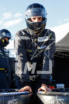 2023-03-16 - mechanic, mecanicien, tyres, pneus during the 1000 Miles of Sebring 2023, 1st round of the 2023 FIA World Endurance Championship, from March 15 to 17, 2023 on the Sebring International Raceway in Sebring, Florida, USA - AUTO - FIA WEC - 1000 MILES OF SEBRING 2023 - ENDURANCE - MOTORS