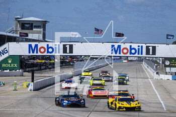 17/03/2023 - Start of the race, 33 KEATING Ben (usa), VARRONE Nicolas (arg), CATSBURG Nicky (nld), Corvette Racing, Chevrolet Corvette C8.R, action during the 1000 Miles of Sebring 2023, 1st round of the 2023 FIA World Endurance Championship, from March 15 to 17, 2023 on the Sebring International Raceway in Sebring, Florida, USA - AUTO - FIA WEC - 1000 MILES OF SEBRING 2023 - ENDURANCE - MOTORI