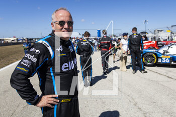 17/03/2023 - SINAULT Philippe (fra), team principal and owner of Signatech racing, portrait on the grid during the 1000 Miles of Sebring 2023, 1st round of the 2023 FIA World Endurance Championship, from March 15 to 17, 2023 on the Sebring International Raceway in Sebring, Florida, USA - AUTO - FIA WEC - 1000 MILES OF SEBRING 2023 - ENDURANCE - MOTORI