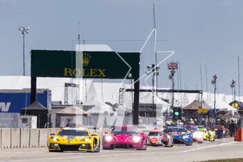 2023-03-17 - 33 KEATING Ben (usa), VARRONE Nicolas (arg), CATSBURG Nicky (nld), Corvette Racing, Chevrolet Corvette C8.R, action , start of the race, depart during the 1000 Miles of Sebring 2023, 1st round of the 2023 FIA World Endurance Championship, from March 15 to 17, 2023 on the Sebring International Raceway in Sebring, Florida, USA - AUTO - FIA WEC - 1000 MILES OF SEBRING 2023 - ENDURANCE - MOTORS