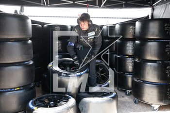 2023-03-17 - mechanic, mecanicien, during the 1000 Miles of Sebring 2023, 1st round of the 2023 FIA World Endurance Championship, from March 15 to 17, 2023 on the Sebring International Raceway in Sebring, Florida, USA - AUTO - FIA WEC - 1000 MILES OF SEBRING 2023 - ENDURANCE - MOTORS