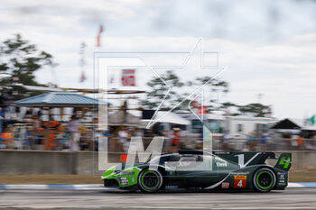 2023-03-17 - 04 DILLMANN Tom (fra), GUERRIERI Esteban (arg), VILLENEUVE Jacques (can), Flyod Vanwall Racing Team, Vanwall Vandervell 680, action during the 1000 Miles of Sebring 2023, 1st round of the 2023 FIA World Endurance Championship, from March 15 to 17, 2023 on the Sebring International Raceway in Sebring, Florida, USA - AUTO - FIA WEC - 1000 MILES OF SEBRING 2023 - ENDURANCE - MOTORS