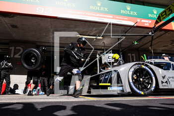 2023-04-13 - Peugeot TotalEnergies Hybrid 9X8 Hypercar pitstop practice during the 6 Hours of Portimao 2023, 2nd round of the 2023 FIA World Endurance Championship, from April 14 to 16, 2023 on the Algarve International Circuit in Portimao, Portugal - AUTO - FIA WEC - 6 HOURS OF PORTIMAO 2023 - ENDURANCE - MOTORS