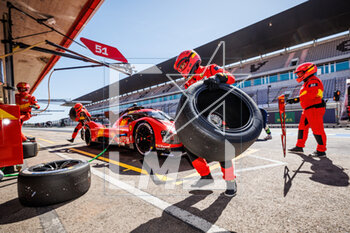 2023-04-14 - mechanic, mecanicien , Ferrari AF Corse, Ferrari 499P, during the 6 Hours of Portimao 2023, 2nd round of the 2023 FIA World Endurance Championship, from April 14 to 16, 2023 on the Algarve International Circuit in Portimao, Portugal - AUTO - FIA WEC - 6 HOURS OF PORTIMAO 2023 - ENDURANCE - MOTORS