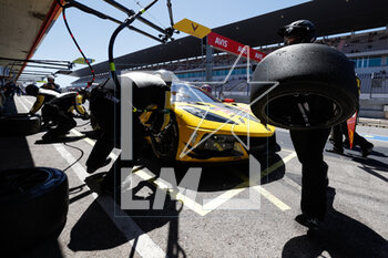 2023-04-16 - 33 KEATING Ben (usa), VARRONE Nicolas (arg), CATSBURG Nicky (nld), Corvette Racing, Chevrolet Corvette C8.R, action, pitlane during the 6 Hours of Portimao 2023, 2nd round of the 2023 FIA World Endurance Championship, from April 14 to 16, 2023 on the Algarve International Circuit in Portimao, Portugal - AUTO - FIA WEC - 6 HOURS OF PORTIMAO 2023 - ENDURANCE - MOTORS