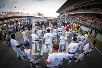 2023-04-23 - ambiance pre grid during the 4 Hours of Barcelona 2023, 1st round of the 2023 European Le Mans Series on the Circuit de Barcelona-Catalunya from April 21 to 23, 2023 in Montmelo, Spain - AUTO - ELMS - 4 HOURS OF BARCELONA 2023 - ENDURANCE - MOTORS