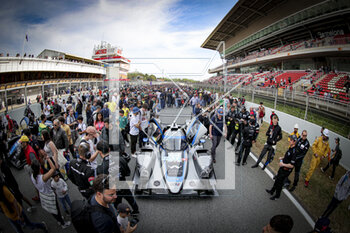 2023-04-23 - 37 COIGNY Alexandre (che), JAKOBSEN Malthe (dnk), LAPIERRE Nicolas (fra), Cool Racing, Oreca Gibson 07 - Gibson, action ambiance pre grid during the 4 Hours of Barcelona 2023, 1st round of the 2023 European Le Mans Series on the Circuit de Barcelona-Catalunya from April 21 to 23, 2023 in Montmelo, Spain - AUTO - ELMS - 4 HOURS OF BARCELONA 2023 - ENDURANCE - MOTORS