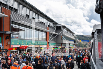 2023-04-28 - AUTOGRAPH SESSION, crowd, foule, fans, pitlane, during the 6 Hours of Spa-Francorchamps 2023, 3rd round of the 2023 FIA World Endurance Championship, from April 27 to 29, 2023 on the Circuit de Spa-Francorchamps, in Stavelot, Belgium - AUTO - FIA WEC - 6 HOURS OF SPA-FRANCORCHAMPS 2023 - ENDURANCE - MOTORS