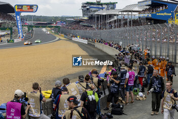 2023-06-10 - Photographer, photographes during the 24 Hours of Le Mans 2023 on the Circuit des 24 Heures du Mans from June 10 to 11, 2023 in Le Mans, France - AUTO - LE MANS 2023 - PART 1 - ENDURANCE - MOTORS