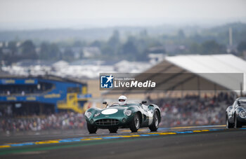 2023-06-10 - Aston Martin DBR1 driven by Carroll Shelby and Roy Salvadori, winner of Le Mans 1959 during the parade prior to the the 24 Hours of Le Mans 2023 on the Circuit des 24 Heures du Mans from June 10 to 11, 2023 in Le Mans, France - AUTO - LE MANS 2023 - PART 1 - ENDURANCE - MOTORS
