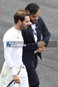 2023-06-10 - BEN SULAYEM Mohammed (are), President of FIA, portrait, VERGNE Jean-Eric (fra), Peugeot TotalEnergies, Peugeot 9x8, portrait Pre grid ambiance during the 24 Hours of Le Mans 2023 on the Circuit des 24 Heures du Mans from June 10 to 11, 2023 in Le Mans, France - AUTO - LE MANS 2023 - PART 1 - ENDURANCE - MOTORS