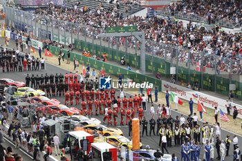 2023-06-10 - Pre grid ambiance during the 24 Hours of Le Mans 2023 on the Circuit des 24 Heures du Mans from June 10 to 11, 2023 in Le Mans, France - AUTO - LE MANS 2023 - PART 1 - ENDURANCE - MOTORS