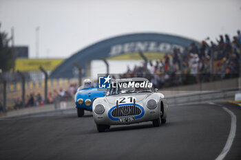 2023-06-10 - Mercedes-Benz W194 driven by Hermann Lang and Fritz Rises, winner of Le Mans 1952 during the parade prior to the the 24 Hours of Le Mans 2023 on the Circuit des 24 Heures du Mans from June 10 to 11, 2023 in Le Mans, France - AUTO - LE MANS 2023 - PART 1 - ENDURANCE - MOTORS