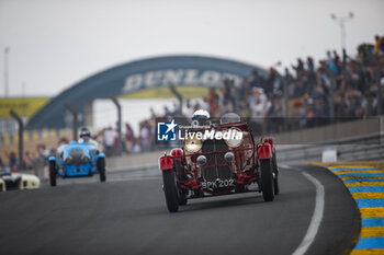 2023-06-10 - Lagonda M45R Rapide driven by Johnny Hindmarsh and Luis Fontés, winner of Le Mans 1935 during the parade prior to the the 24 Hours of Le Mans 2023 on the Circuit des 24 Heures du Mans from June 10 to 11, 2023 in Le Mans, France - AUTO - LE MANS 2023 - PART 1 - ENDURANCE - MOTORS