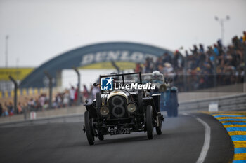 2023-06-10 - Chenard et Walcker Sport driven by André Lagache and René Léonard, winner of Le Mans 1923 during the parade prior to the the 24 Hours of Le Mans 2023 on the Circuit des 24 Heures du Mans from June 10 to 11, 2023 in Le Mans, France - AUTO - LE MANS 2023 - PART 1 - ENDURANCE - MOTORS