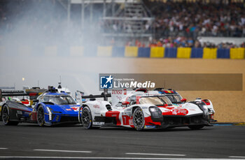 2023-06-10 - 07 CONWAY Mike (gbr), KOBAYASHI Kamui (jpn), LOPEZ José Maria (arg), Toyota Gazoo Racing, Toyota GR010 - Hybrid, action, start of the race, depart during the 24 Hours of Le Mans 2023 on the Circuit des 24 Heures du Mans from June 10 to 11, 2023 in Le Mans, France - AUTO - LE MANS 2023 - PART 1 - ENDURANCE - MOTORS