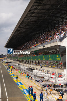 2023-06-10 - Crowd, grandstand during the 24 Hours of Le Mans 2023 on the Circuit des 24 Heures du Mans from June 10 to 11, 2023 in Le Mans, France - AUTO - LE MANS 2023 - PART 1 - ENDURANCE - MOTORS