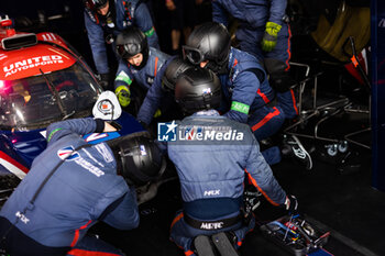 2023-06-10 - 22 LUBIN Frederick (gbr), HANSON Philip (gbr), ALBUQUERQUE Filipe (prt), United Autosports, Oreca 07 - Gibson, action, pit stop during the 24 Hours of Le Mans 2023 on the Circuit des 24 Heures du Mans from June 10 to 11, 2023 in Le Mans, France - AUTO - LE MANS 2023 - PART 1 - ENDURANCE - MOTORS